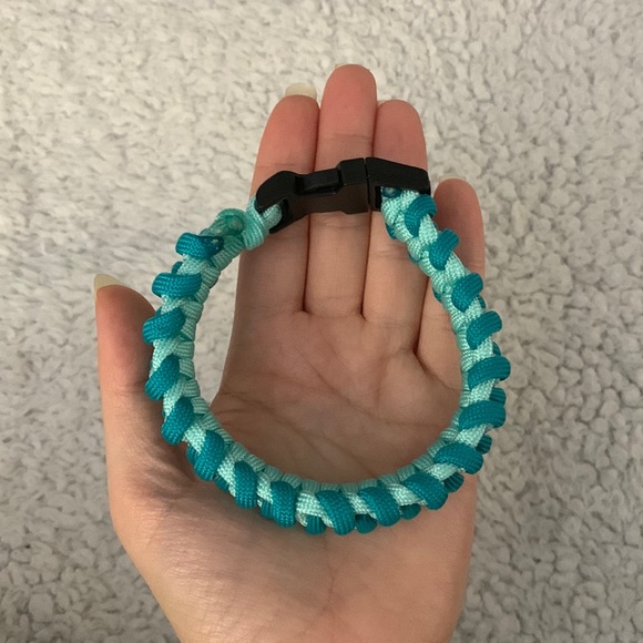 Cyan Blue and Turquoise Paracord Bracelet - Picture 4 of 14